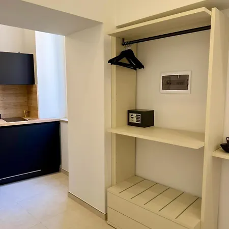 Apartment Balconi Su *