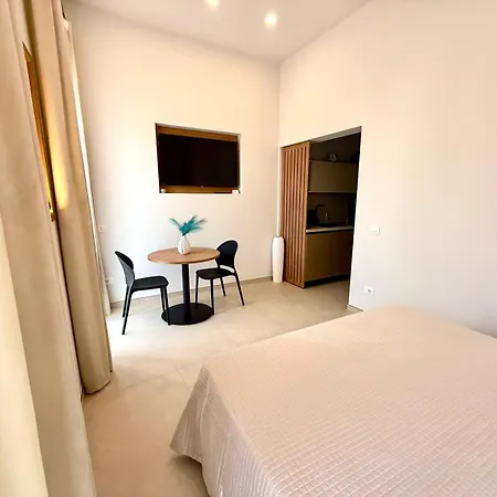 Apartment Balconi Su *